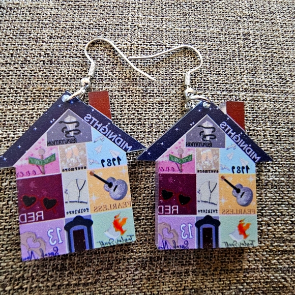 Taylor swift house earrings - Picture 2 of 8